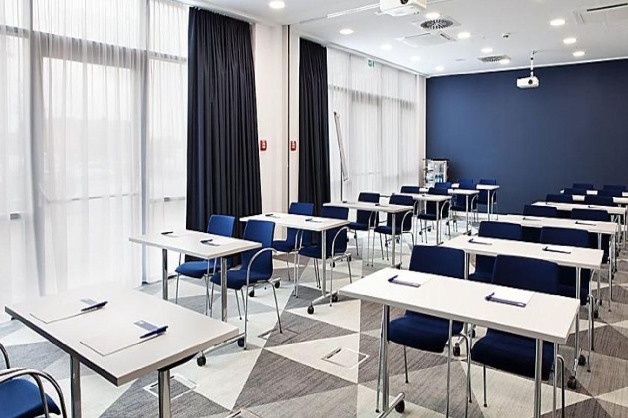 Holiday Inn Express - Sindelfingen By Ihg מראה חיצוני תמונה